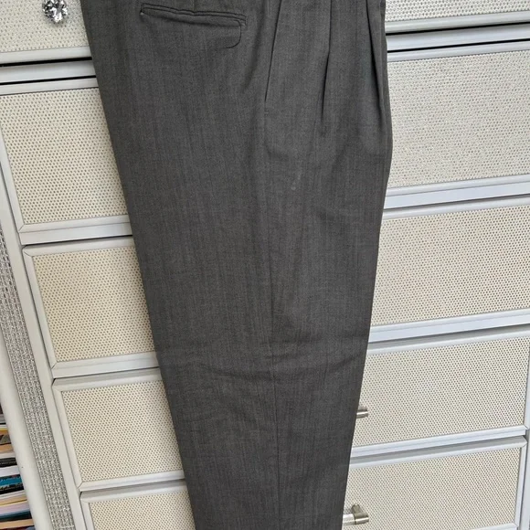 Men’s Kasper gray suit, 44, 38 x30, used - Picture 6 of 8